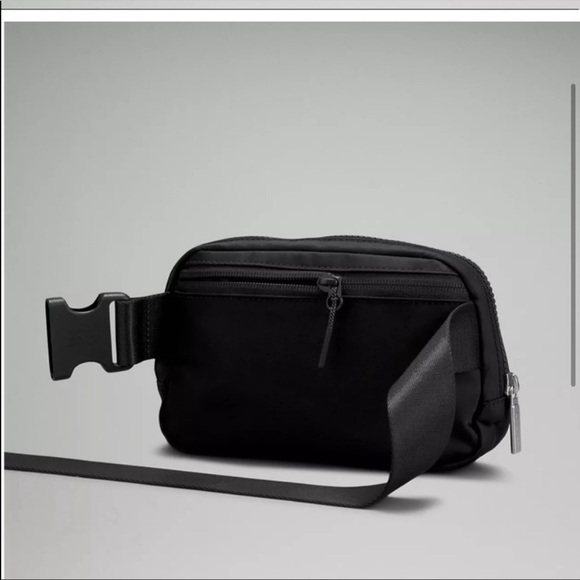 Lululemon black Everywhere Belt Bag - Picture 2 of 7